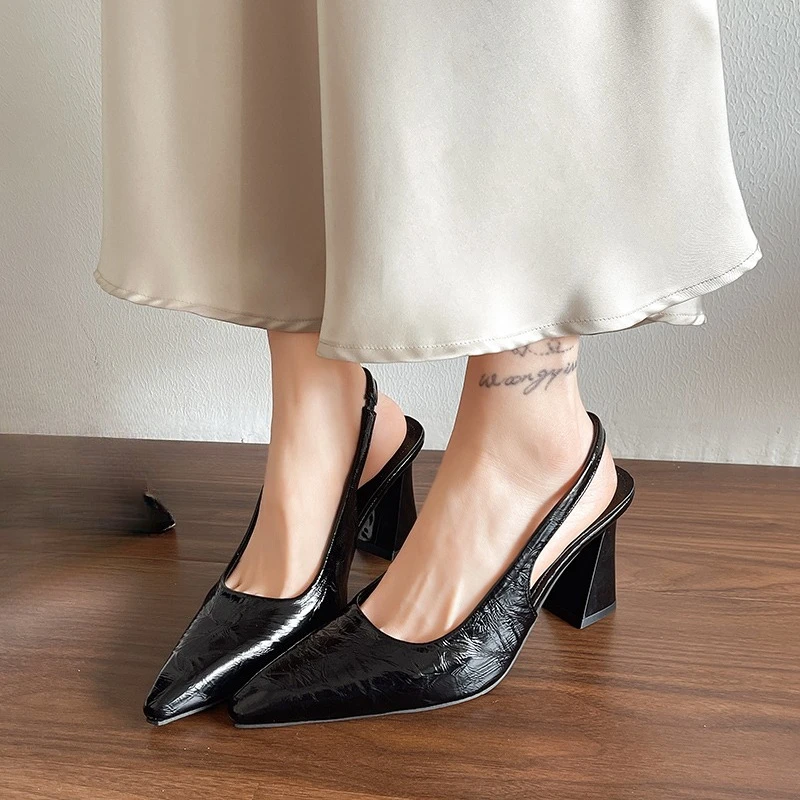 Weiche Ledertasche Zehensandalen Mode Spitzschuh Flacher Mund Slip-on Rutschfestes Temperament High Heels