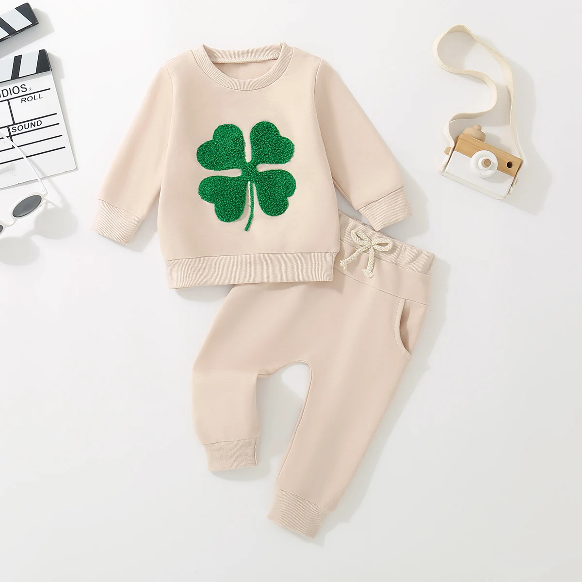 

Spring/Summer unisex baby and toddler light beige four-leaf clover long-sleeved top and trousers two-piece set