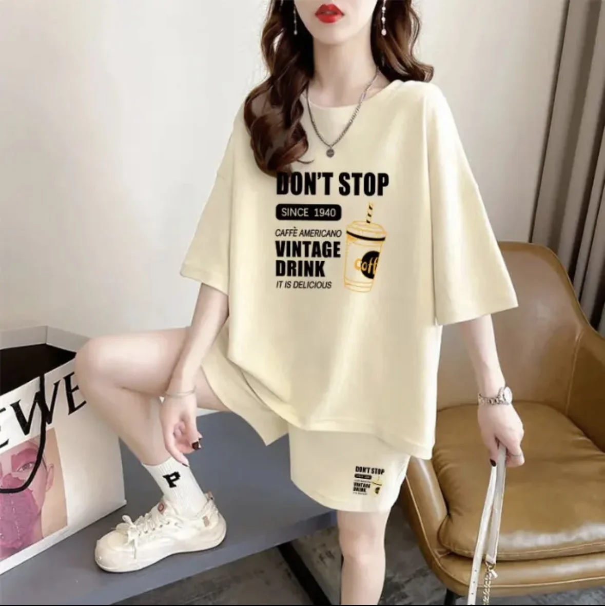 Fashion women's summer shorts set, sportswear, oversized short sleeved T-shirt, 2-piece set, sportswear, women's casual clothing view 4