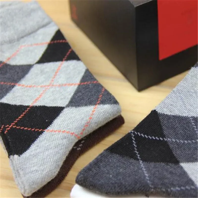 New Arrivals Rhombus Pattern Cotton Men\'s Socks Buiness  Autumn Winter Casual Socks Male High Quality Gifts 5 Colors to Choose