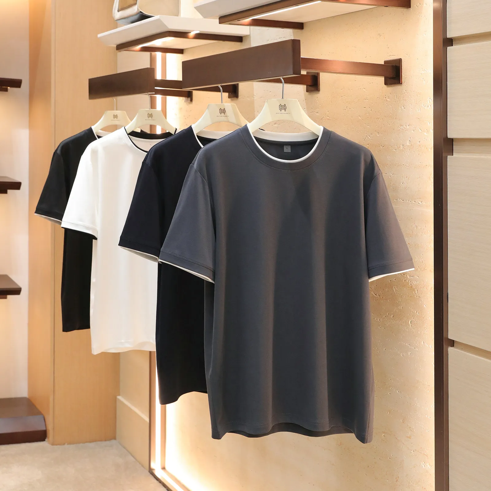 

Однотонная футболка из модала с контрастным двухслойным воротником, имитирующая двухслойность, с коротким рукавом, новинка лета 2026 года