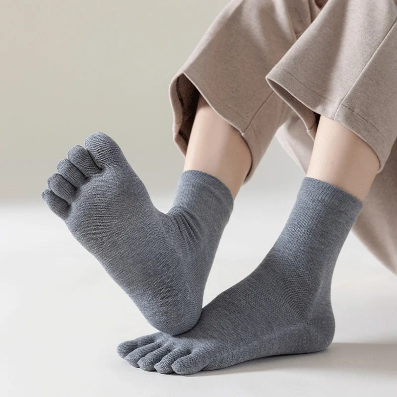 Neue Yoga Fünf-Finger-Socken für Frau Mädchen Bio-Baumwolle solide rutsch feste junge Mode Pilates Fitness Harajuku Socken mit Zehen