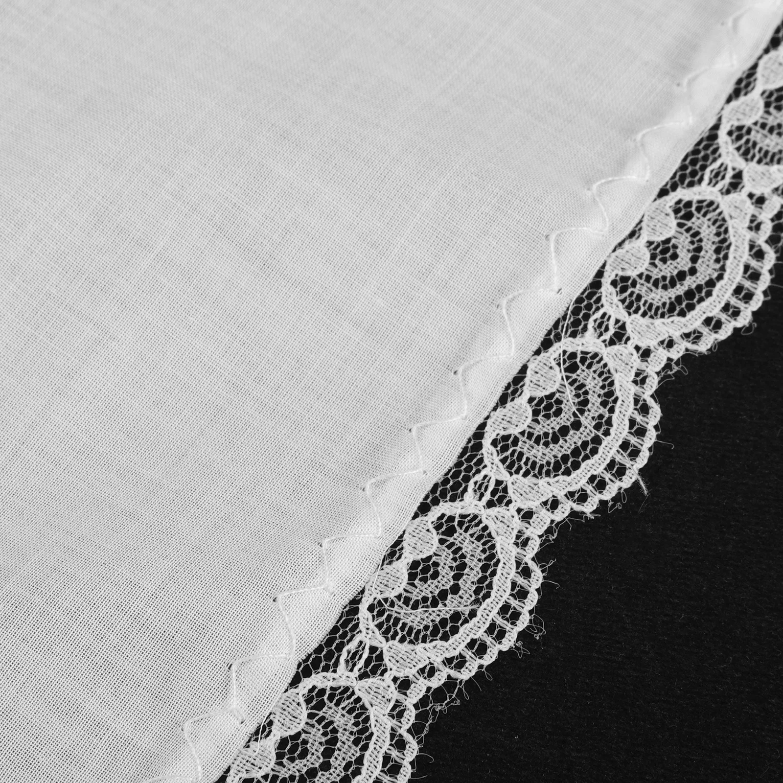 12 قطعة مناديل قطنية للنساء من الدانتيل مزركشة أنيقة مربعة بيضاء مناديل عتيقة ناعمة ماصة لحفلات الزفاف