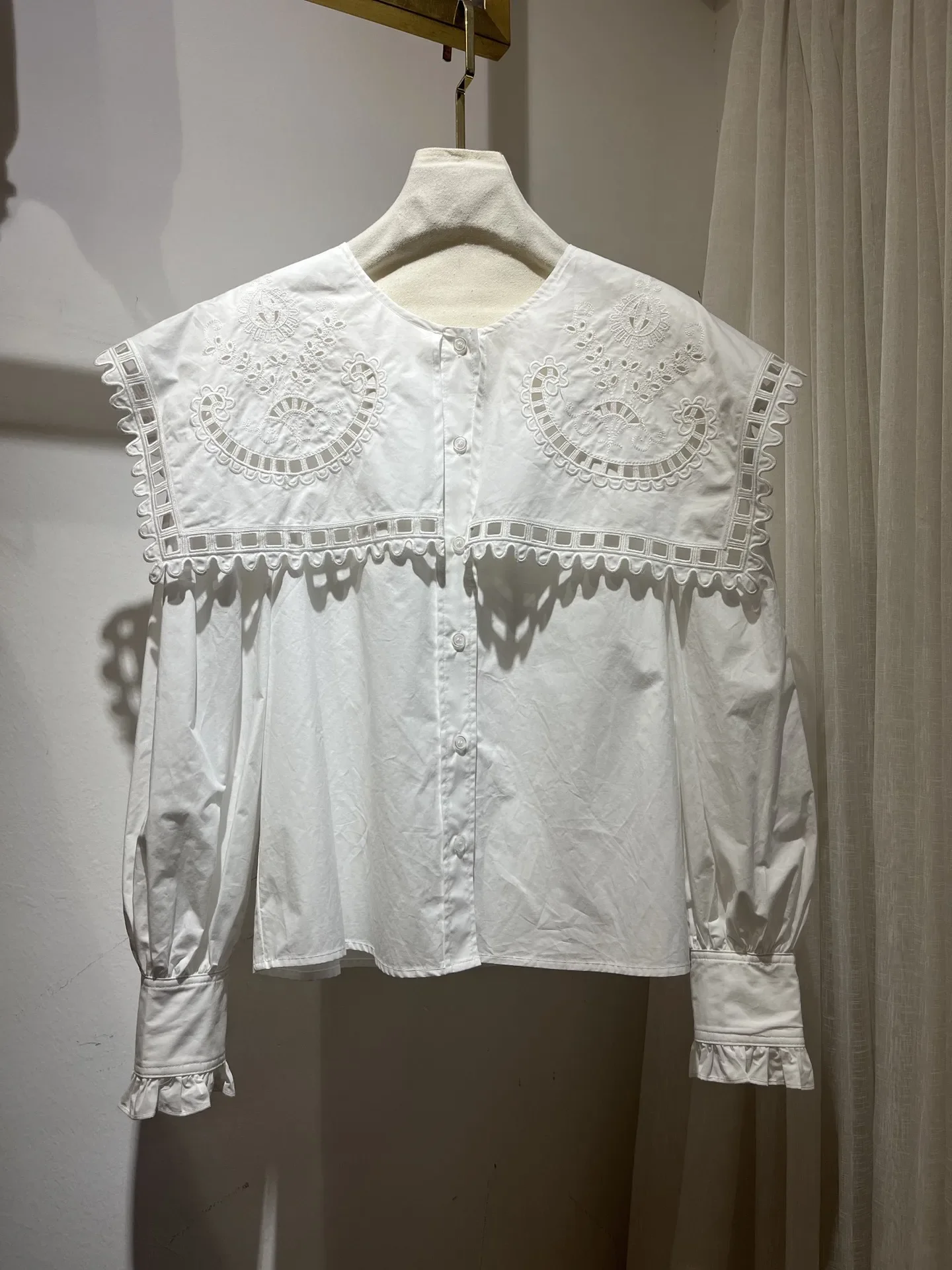 

2024 New Spring Summer Cotton White Embroidery Floral Long Sleeve Hollow Out Turn Down Collar Blouse Tops for Women