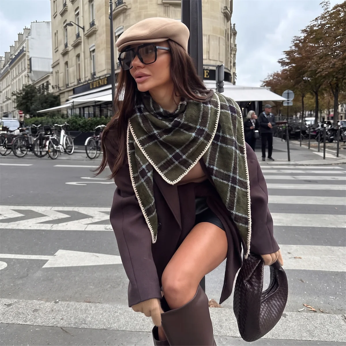 Rhombus Grid Triangle Outer Shawl Women Textured Polyester Woven Wrap Crochet Border Fashion Neck Scarf Versatile Layering