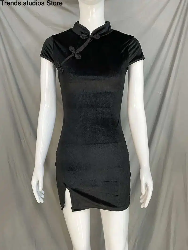 فستان صيفي نسائي Y2K شيونغسام مخملي أنيق أسود مثير بأكمام قصيرة وزر للتسوق غير رسمي صور تشيباو فستان ضيق