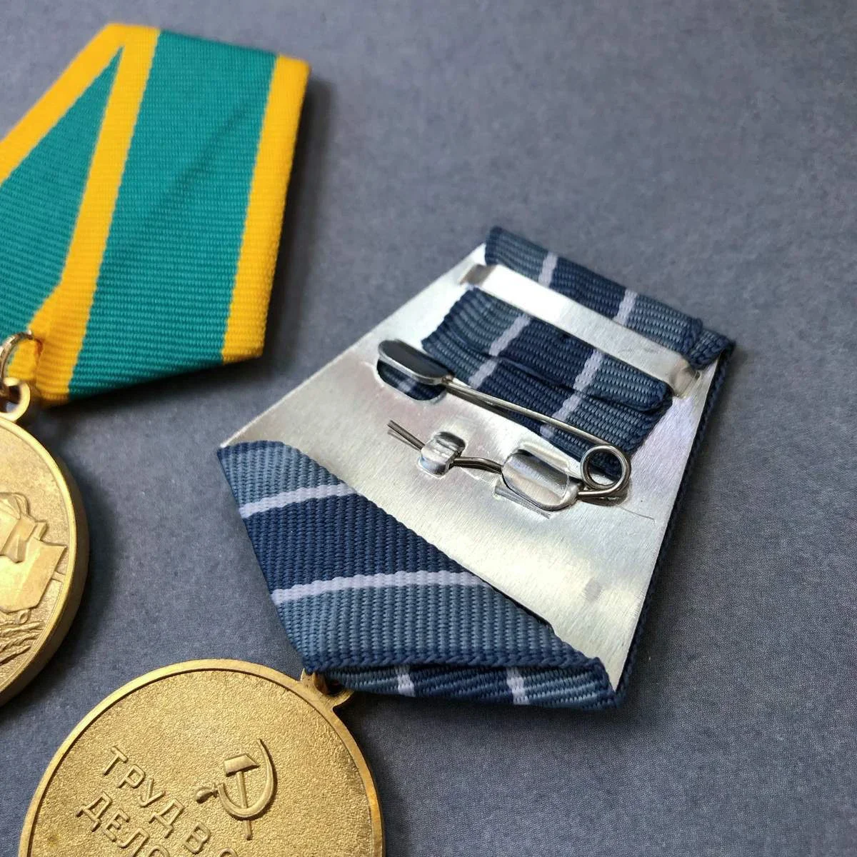 وسام وسام الاتحاد السوفياتي وسام السكك الحديدية استراحة حقول النفط والغاز شارة المعادن الجنوبية هدية معدنية