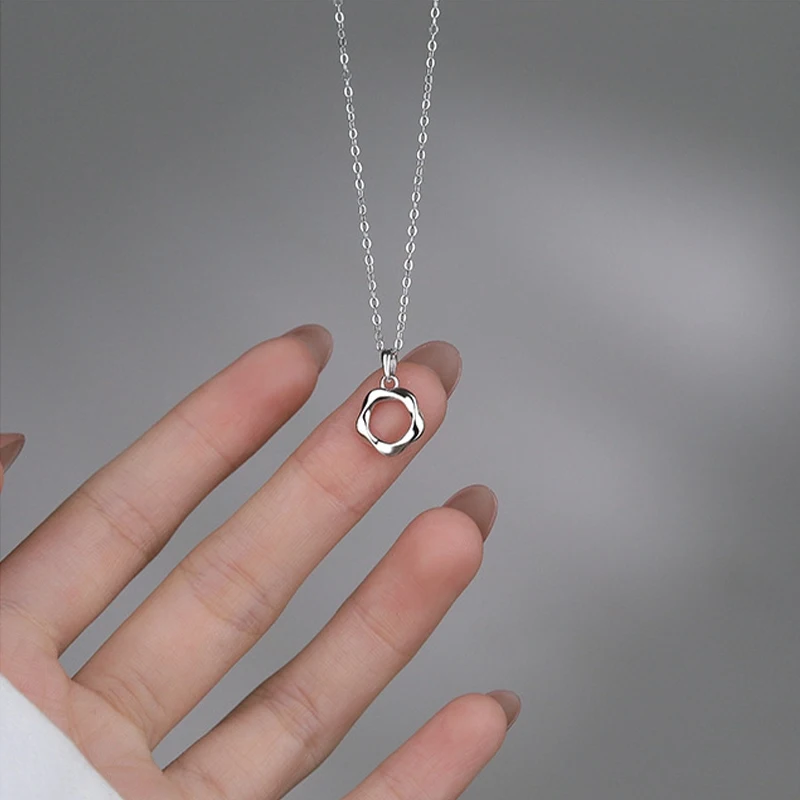 JYJIAYUJY 100% قلادة أصلية كاملة من الفضة الإسترليني S925 متوفرة في المخزون شريط موبيوس ملابس يومية عصرية JYN309