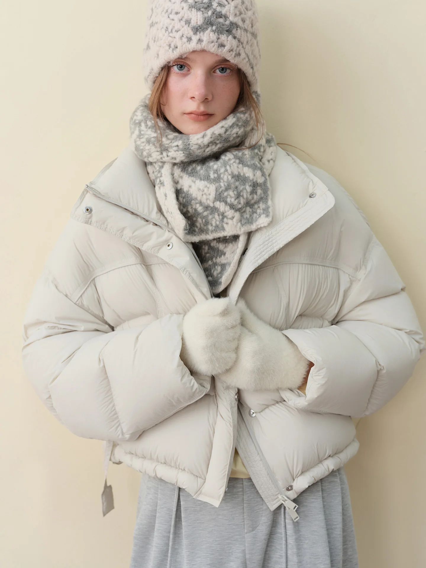 

nei Cloud Series с воротником-стойкой ort Puffer Jaet Женское зимнее пальто Lazy Sle Bread Нейлон 96% плюс пуховое наполнение