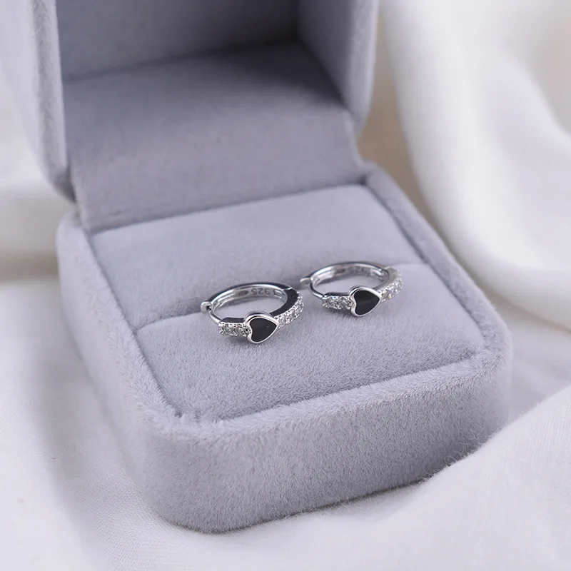 925 Sterling Silver Buckle Black Love  Ins Temperament All-matching Earrings for Women Cold Wind 2023 New Earrings