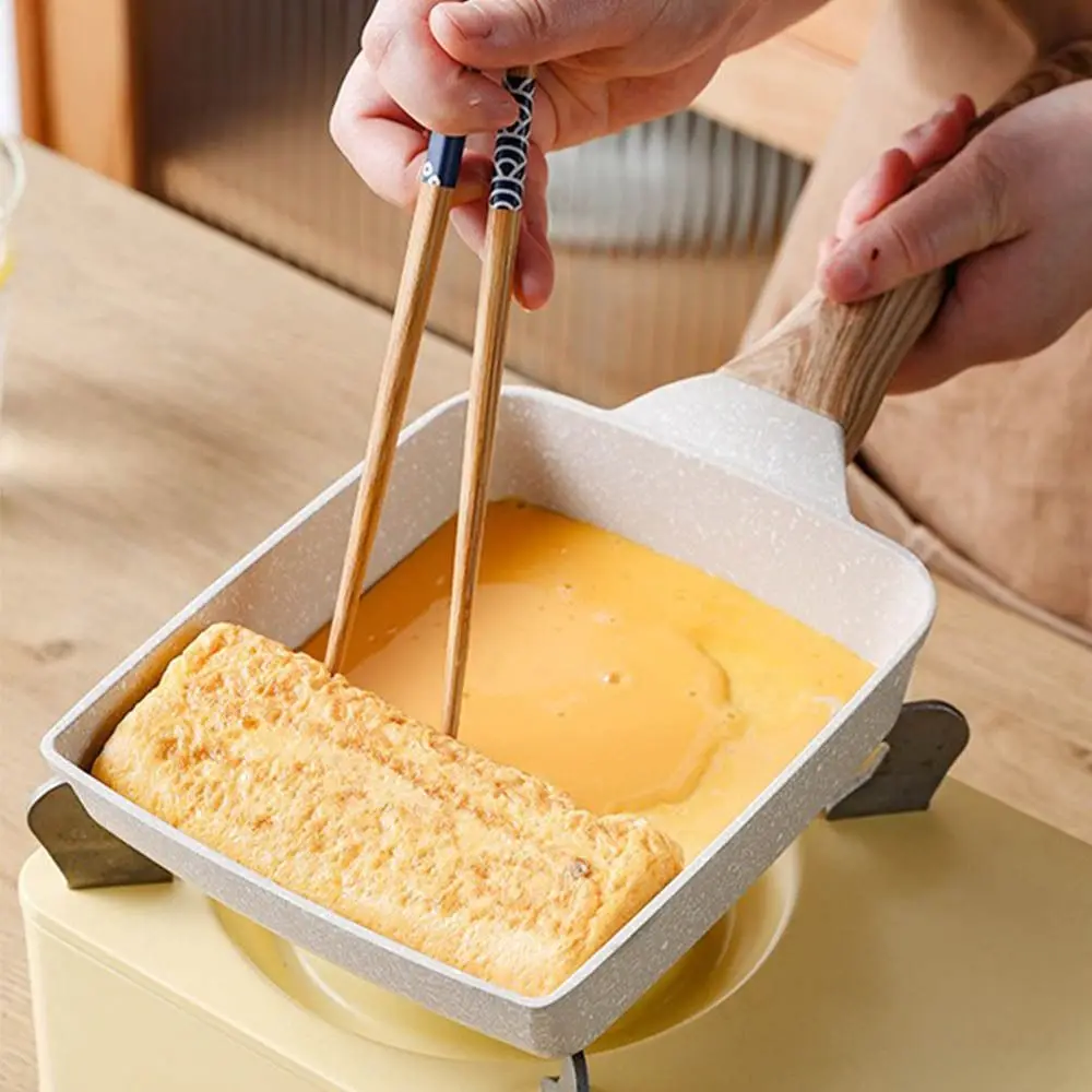 

Heat-Resistant Nonstick Flat Pan Flat Surface Japanese Style Steak Frying Pan Nonstick Coating Wood Handle Omelette Pan