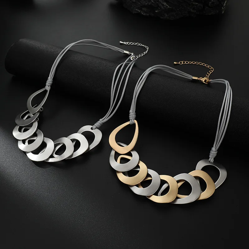 Hot-selling water drop geometric pendant high-end stitching niche clavicle chain
