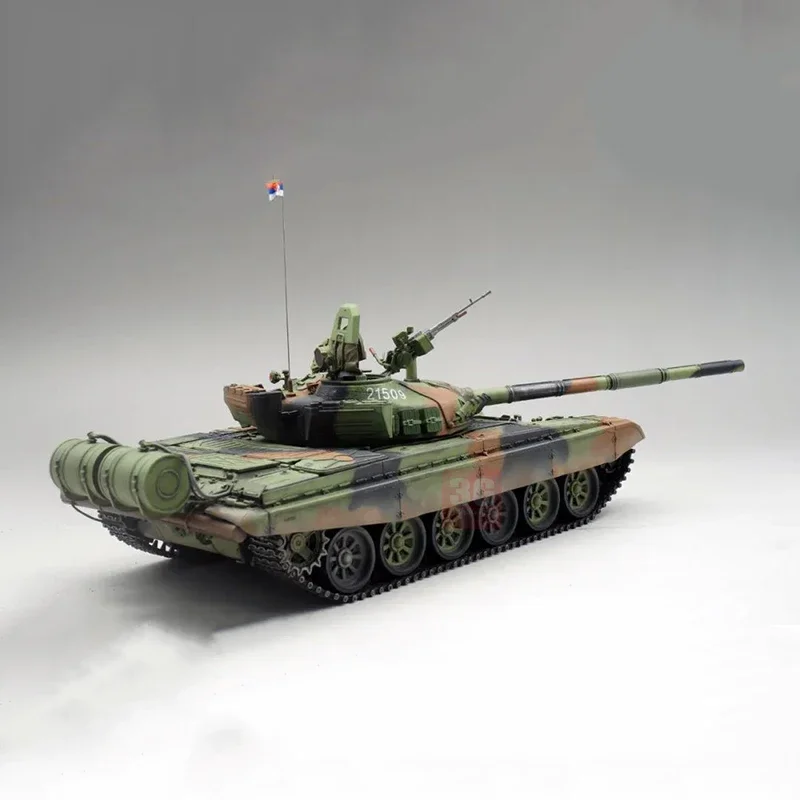 Amusing Hobby  assembling tank scale model kit 35A045 former Yugoslavia M-84A Main Battle Tank 1/35