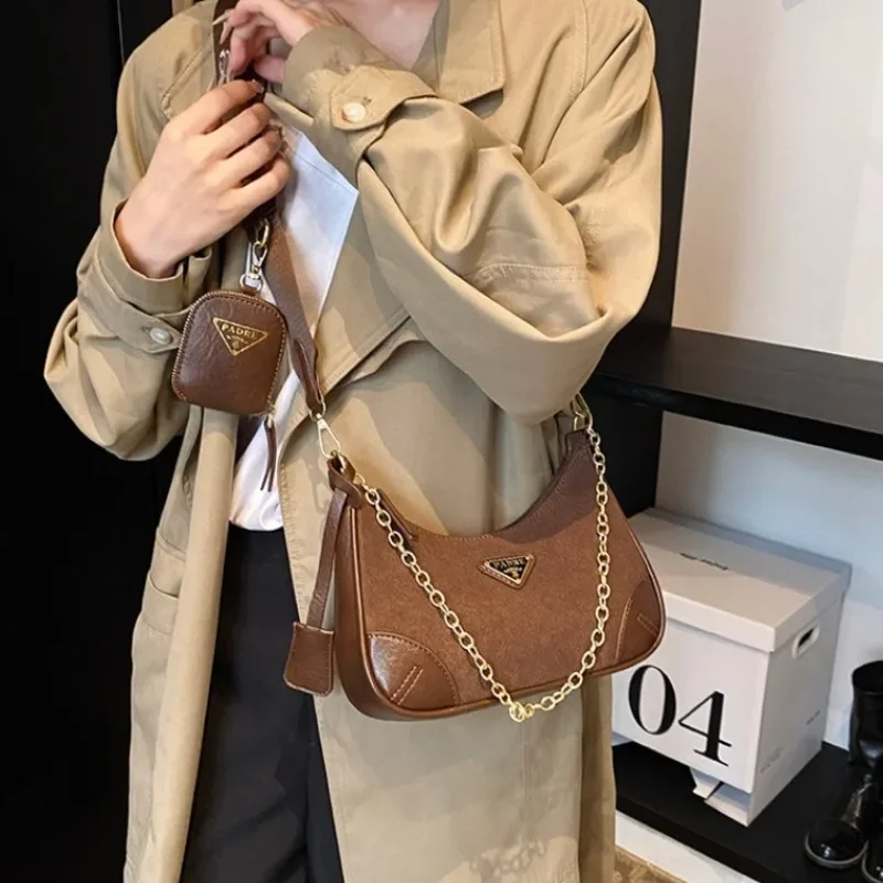 กระเป๋าสะพายข้างผู้หญิงแบบคลาสสิก ดีไซน์หรูหรา ใช้ได้ทุกวัน เหมาะสำหรับการเดินทาง รุ่นยอดนิยม สไตล์มาลลาร์ด รุ่นใหม่ ปี 2025 สวยหรูมีสไตล์