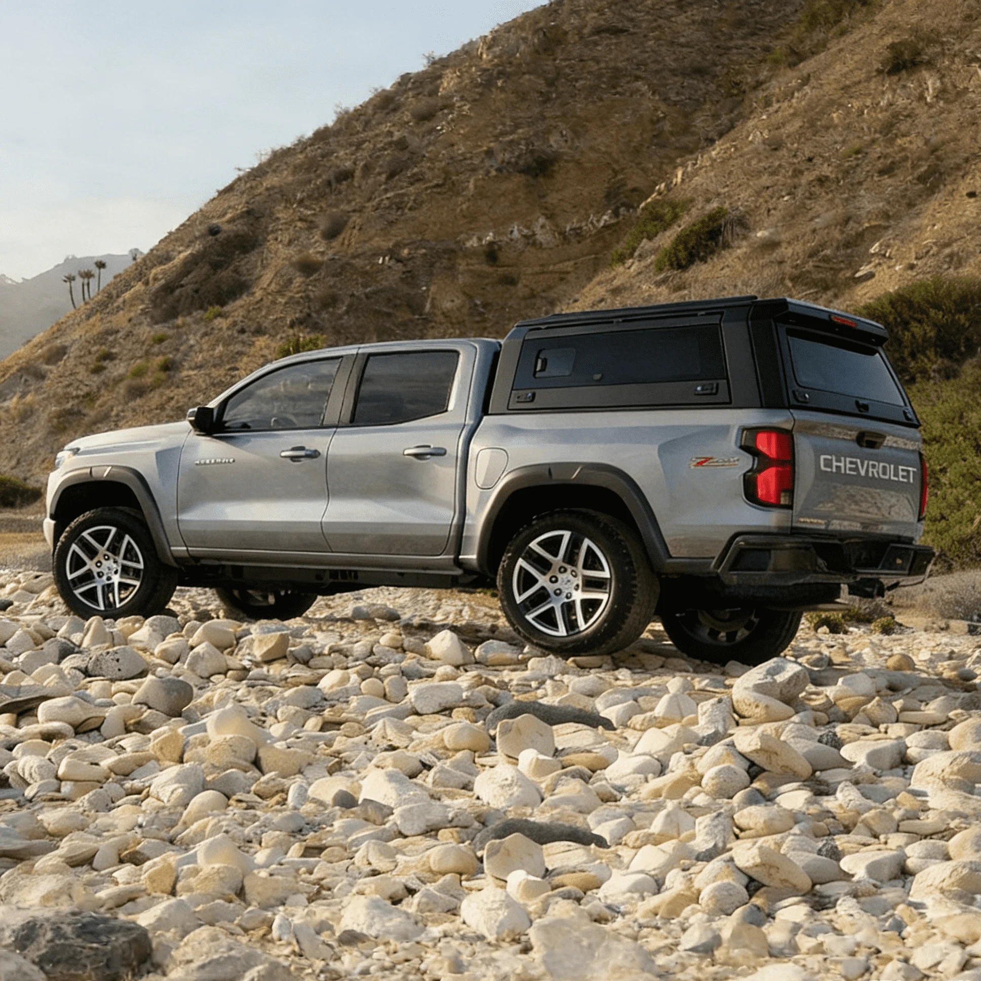 New Arrival Camping Pickup Canopy Durable Dustproof Topper Cap for Hilux & CHEVY COLORADO