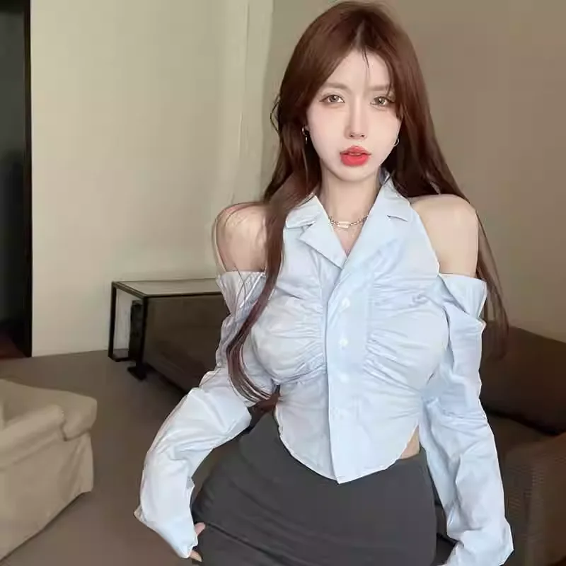 

Короткая рубашка, женские топы, темпераментная блузка с открытыми плечами и длинными рукавами, приталенная блузка со складками, однотонные универсальные майки для пикантных девушек