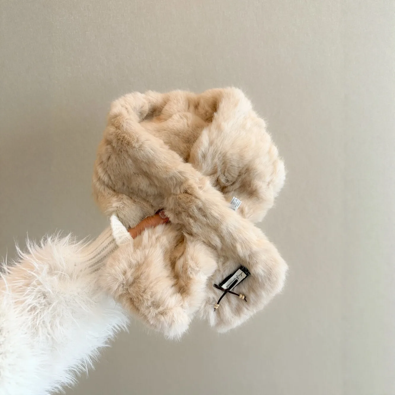 Korean Imitation Fur Plush Scarf, Thickened in Autumn and Winter, Warm Ins Atmosphere, Advanced Sense, Versatile Wool Scarf