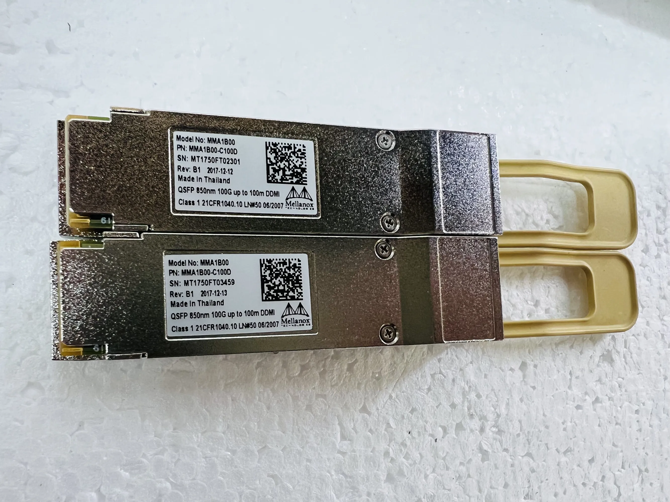 Mellanox 100Gb QSFP โมดูลไฟเบอร์ออปติก MMA1B00/MMA1B00-C100D/850NM 100G สูงสุด 100M DDMI