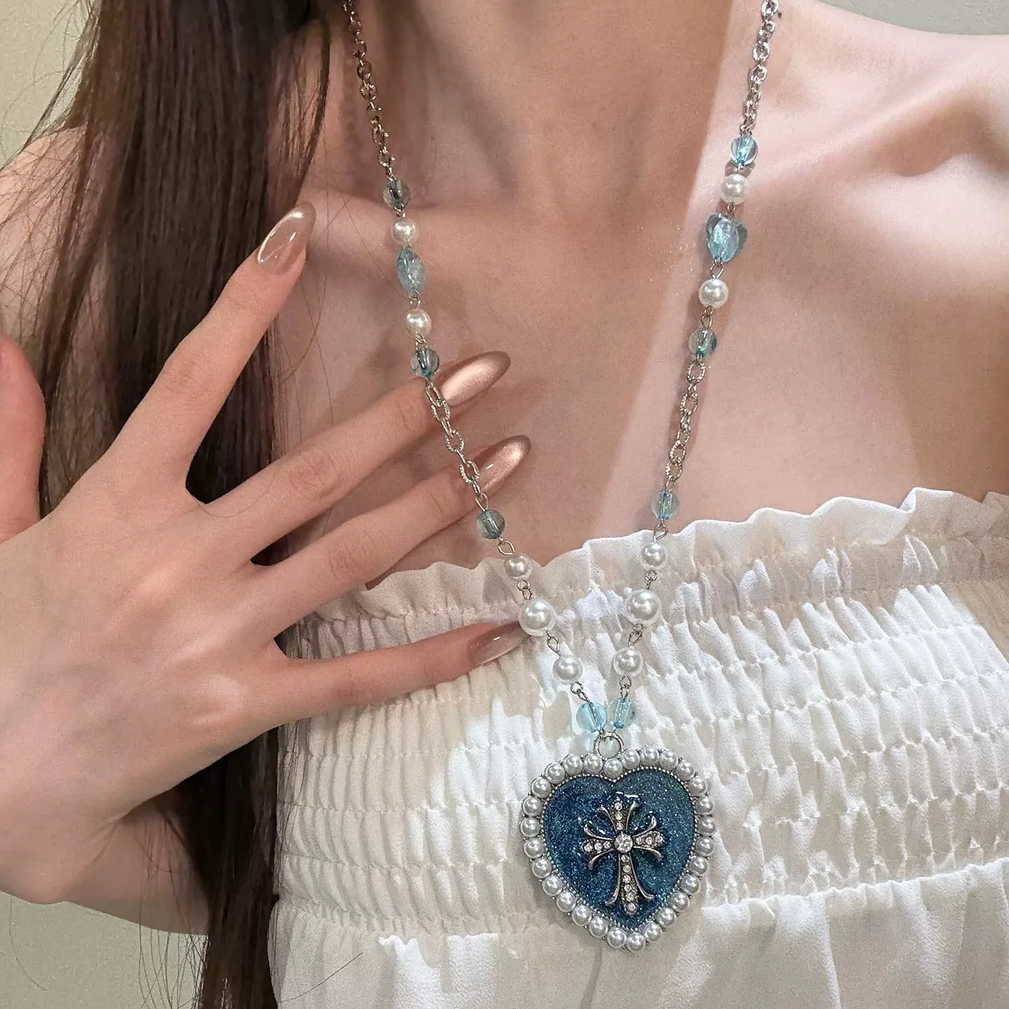 Y2K Hot Girl Stil Blaues Herz Kreuz Perlenkette Nische Retro Metall Halsband Vintage Mode Schlüsselbein Kette Schmuck für Frauen