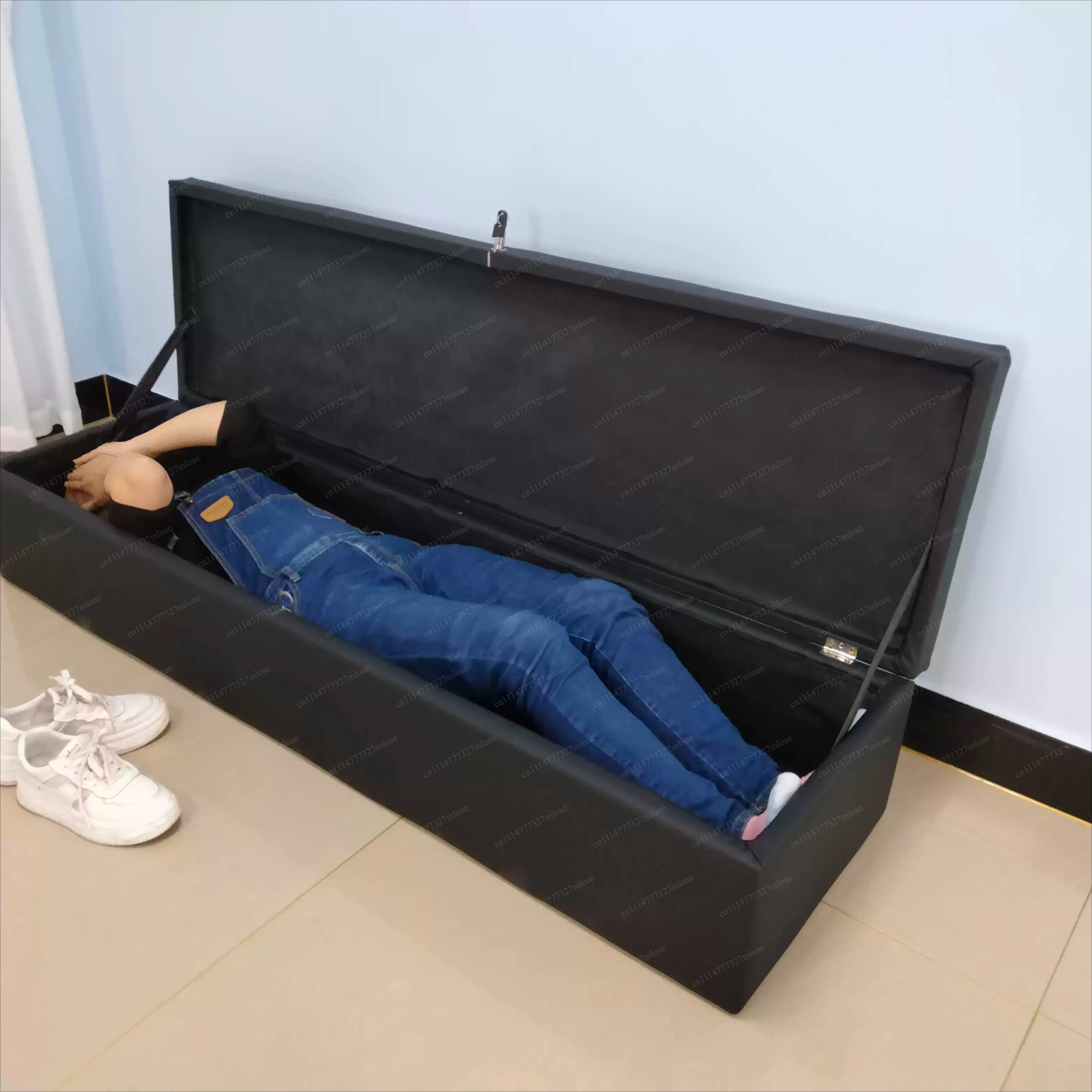 Solid wood shoe changing stool can be installed with solid doll long sofa stool, clothing doll box leather stool, locked