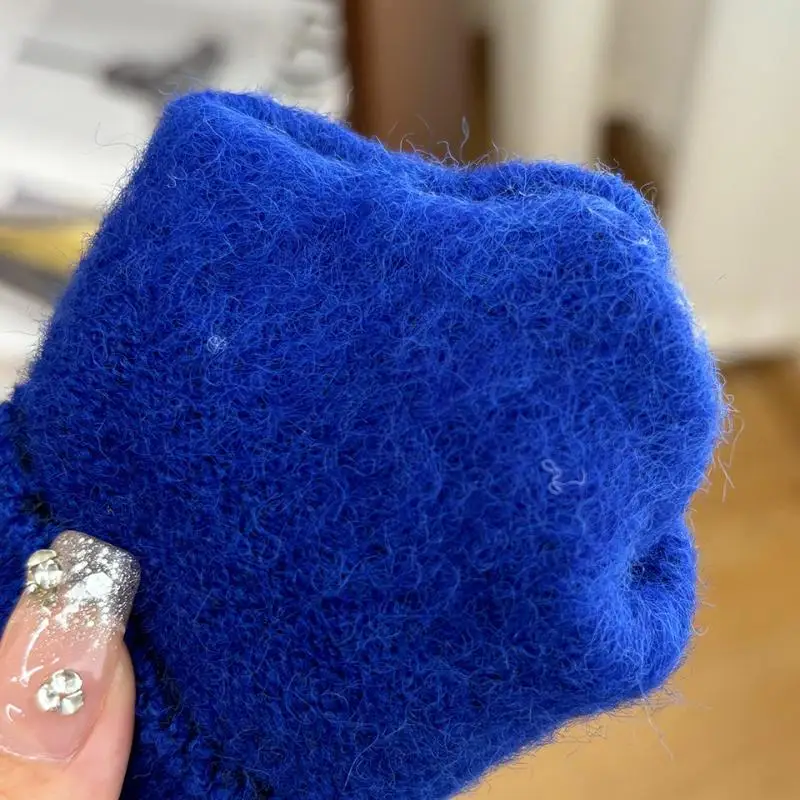 Niedliche Handschuhe mit Buchstabenmuster im Vintage-Stil, Touchscreen-fähig, für Damen, Winter, mit vollem Fingerbereich, wärmend, aus Samt und Acryl, gestrickt, für junge Frauen und Studentinnen. – Detail 2