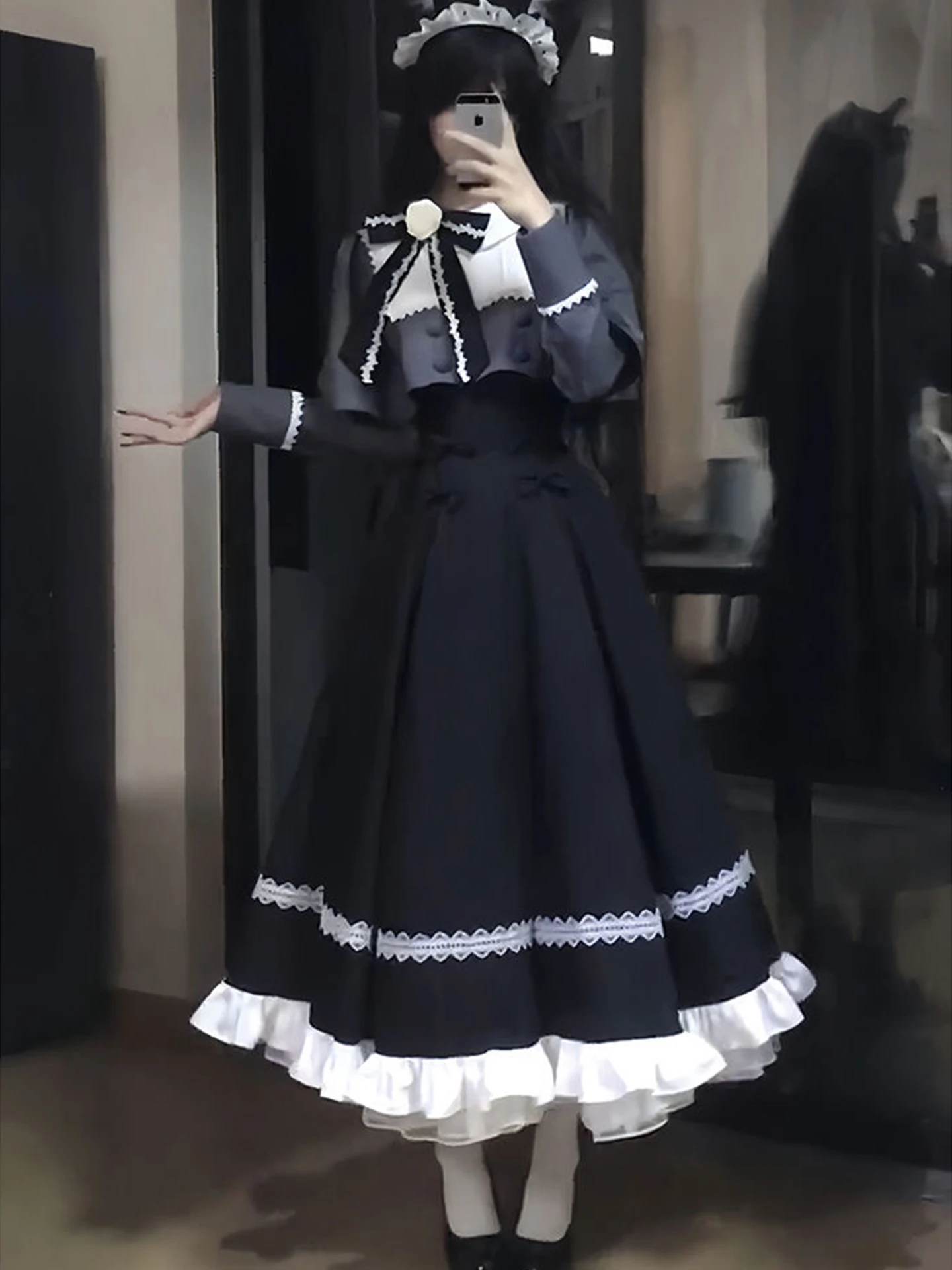 2025 Autunno Nuovo Pendolarismo Quotidiano Abito di media lunghezza + Cappotto con mantello Bowknot Lolita Halloween Set di due pezzi Abiti da donna