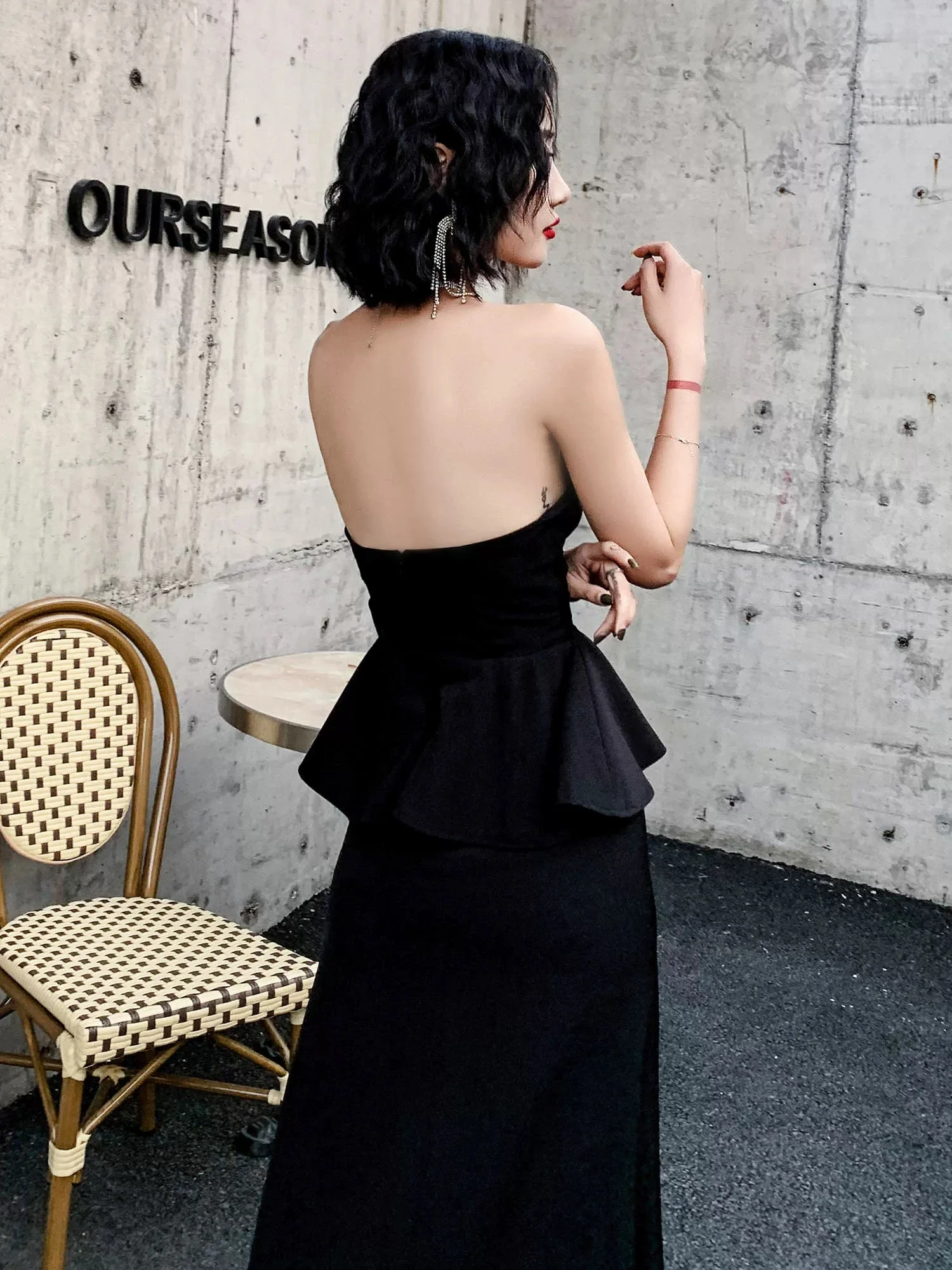 Black No. 1 tube top small evening dress for women 2024 new banquet temperament name long niche high-end feeling