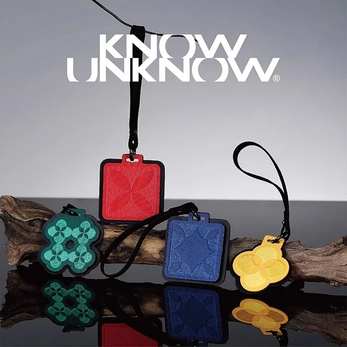 

KNOKNOW Embroidered Leather Fragrance Pendant Car Aromatherapy Fragrance Sheet Premium Leather Wardrobe Lasting Fragrance Hanger