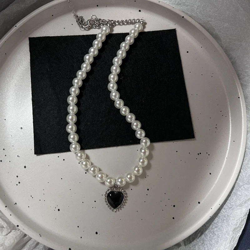 فاسق القوطية الأحمر الزجاج الصليب القلب قلادة اللؤلؤ قلادة للنساء الرجال الهيب هوب Y2K 90s قصيرة المختنق حُليات المجوهرات اكسسوارات