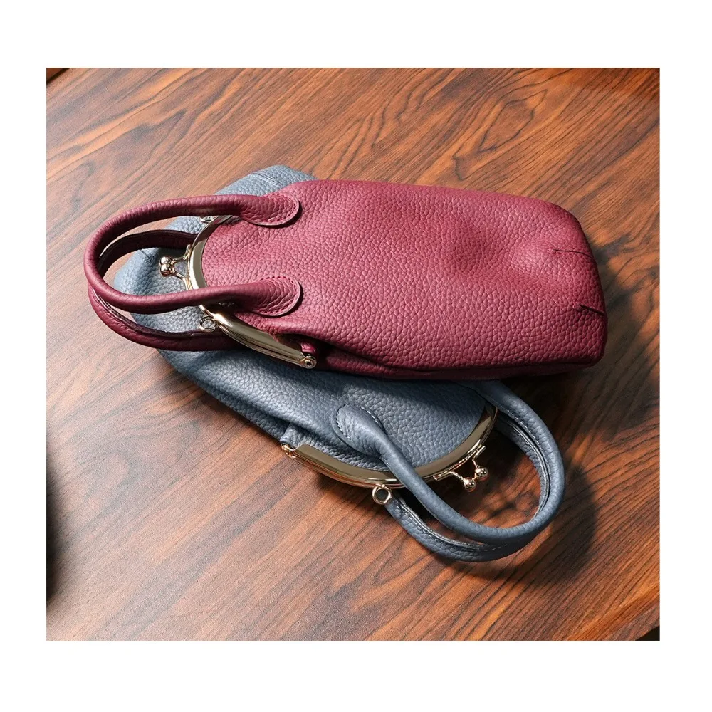 Leather Mouth Gold Women's Chain Messenger Bag Fashionable Portable Mobile Phone Bag Retro Small Square Simple Shoulder Bag