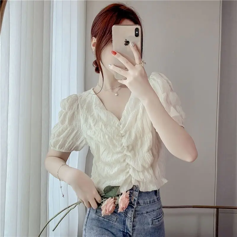 

Summer Short Sleeved Shirt with Short Design Sense V-neck New Style Bubble French Chic Women's Fashionable Top