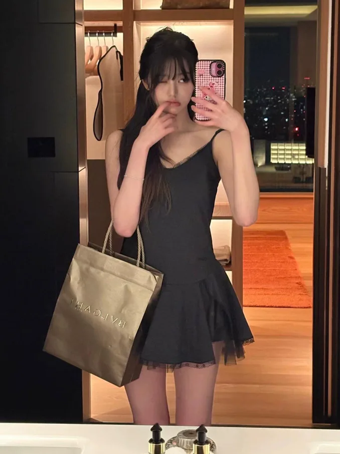 

Zhang Ying Lace Halter Dress Adjustable Thin Strap Short Skirt Women's Style V-neck Summer New Arrival Breathable Cotton Nylon