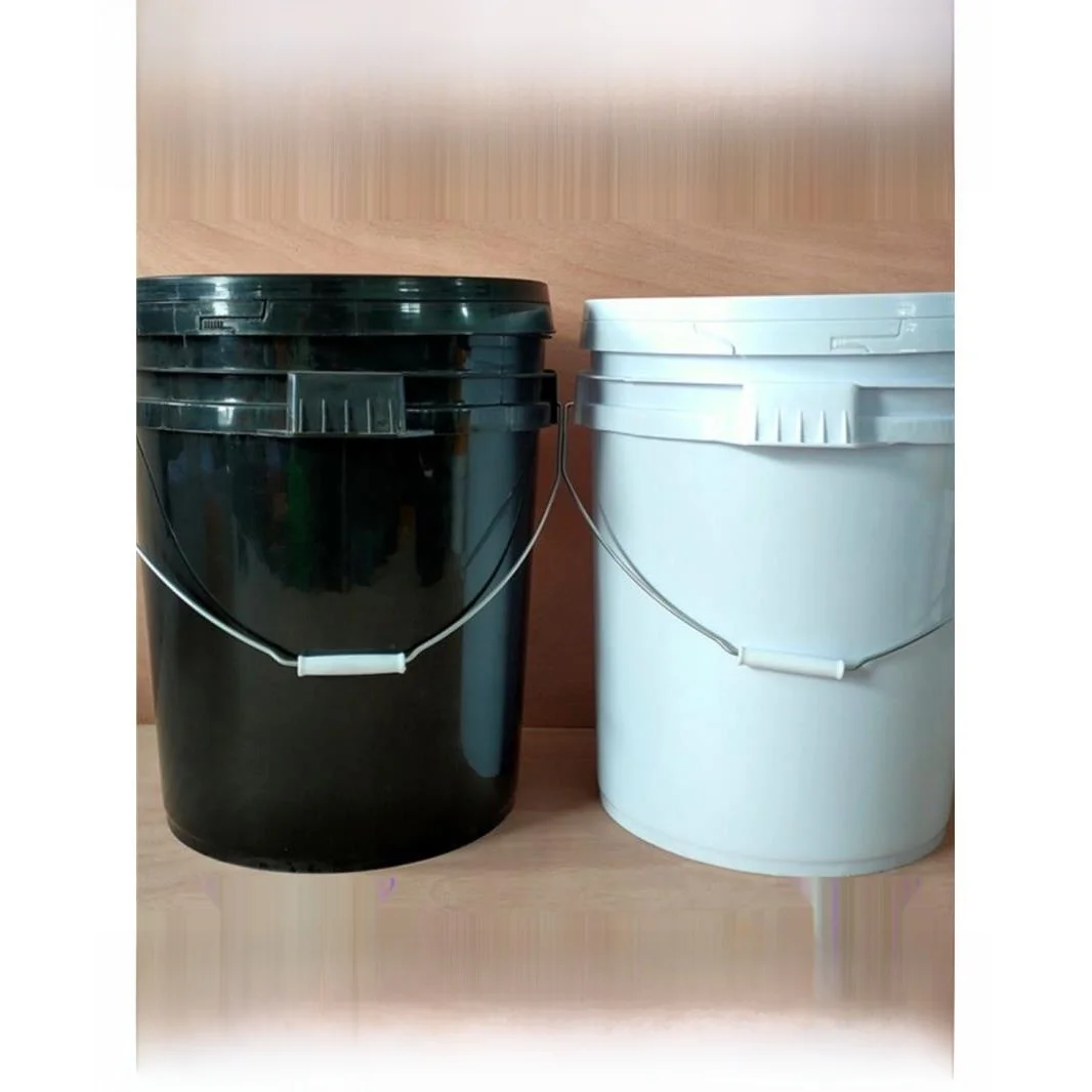 

Утолщенное пластиковое ведро для фекалий, круглое, для использования на ферме, с зажимом из бычьего сухожилия, для полива овощей, не складное, для домашнего использования.