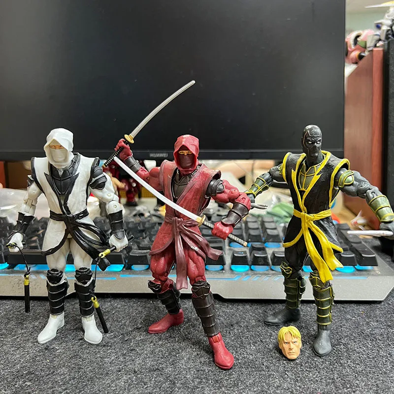 

Authentic And Used Hasbro Toybiz Legends Red, White, And Black Ninja 6-inch Model That Can Be Model Toy Gifts