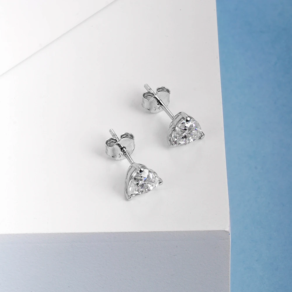 

6*6MM Heart Cut Moissanite Diamond 925 Sterling Silver Stud Earrings Simple Design for Girlfriend Ear Jewelry Accessories Gift