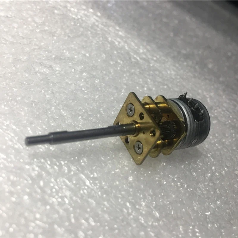 DC 5V 2-phase 4-wire 15mm Micro Gear Stepper Motor Precision full metal Gearbox 28mm Long Shaft Gear Ratio 1:30 Stepping Motor