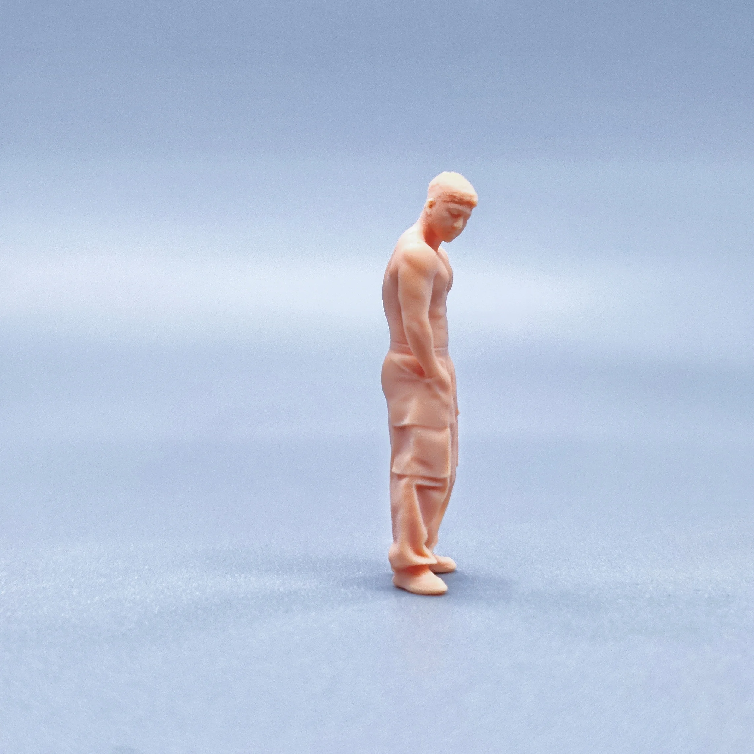 1/64 1/43 Figurines Scale Model Resin Standing Posture Big Pants Muscular Man Uncolored Miniatures Diorama Hand-painted  W002