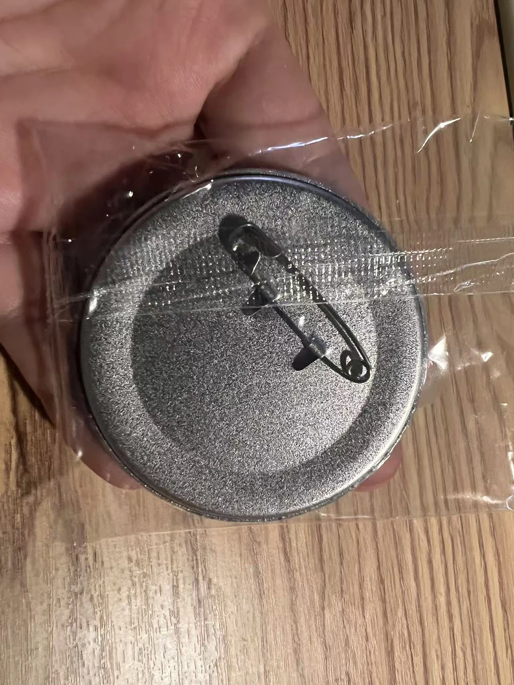 Neue Glänzende Genshin Impact Furina Xiao Raiden Shogun Scaramouche Pins Cosplay Anime Weißblech Abzeichen Studenten Freunde Geschenke – Detail 8