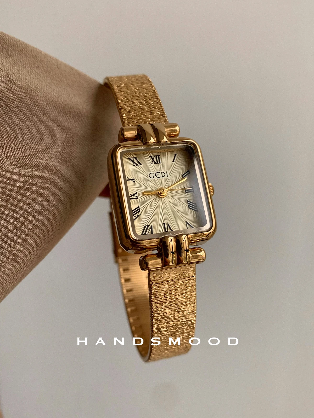 

2026 New Luxury Premium Gold Watch Square Small Dial Fashionable High-Quality Stainless Steel Watch The Perfect Gift for Women