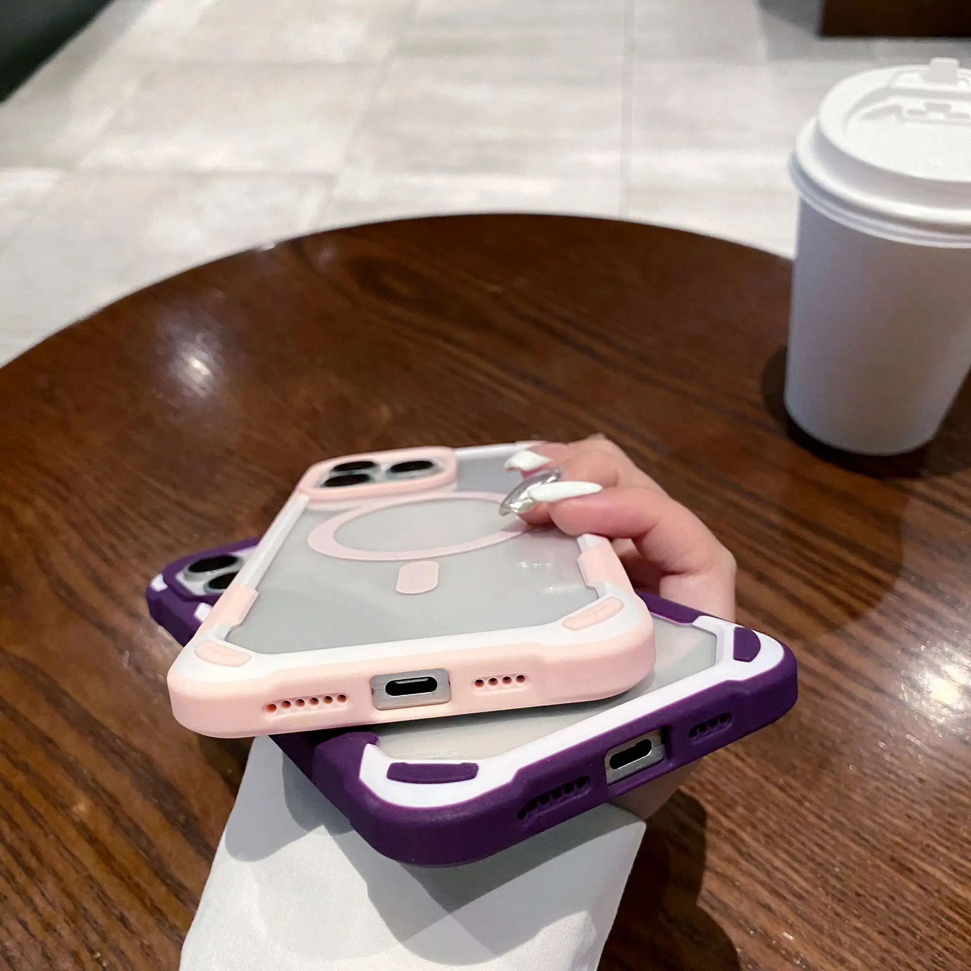 Transparent two-color simple protective case for iPhone 16 Pro 15Pro Max 14 13 12 11Pro Max Magnetic anti-fall personalized case