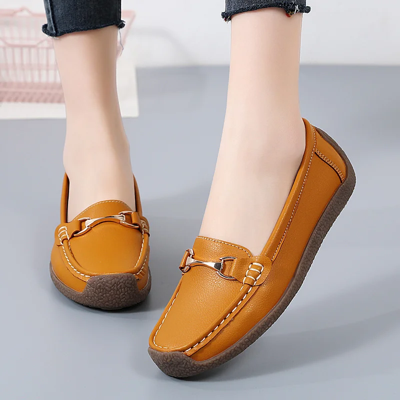 2024 New Fashion Spring Autumn Flats Soft Leather Moccasins Woman Casual Breathable Comfort Slip-on Loafers Mother Shoes