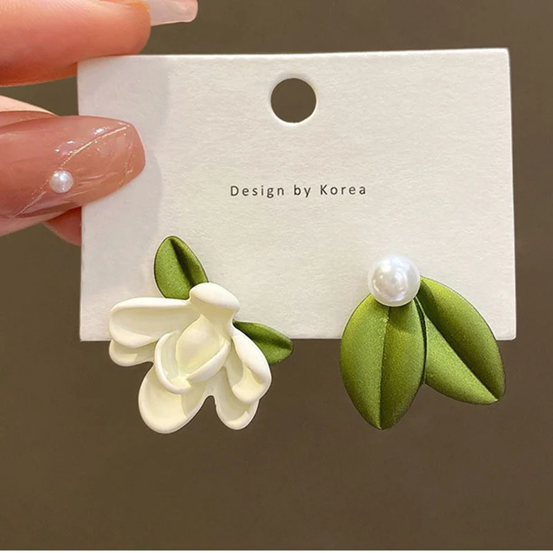 2025 Asymmetry Imitation pearl Stud Earrings Flower Earrings Ins Girl New Fashion Temperament Women's Earrings Jewelry