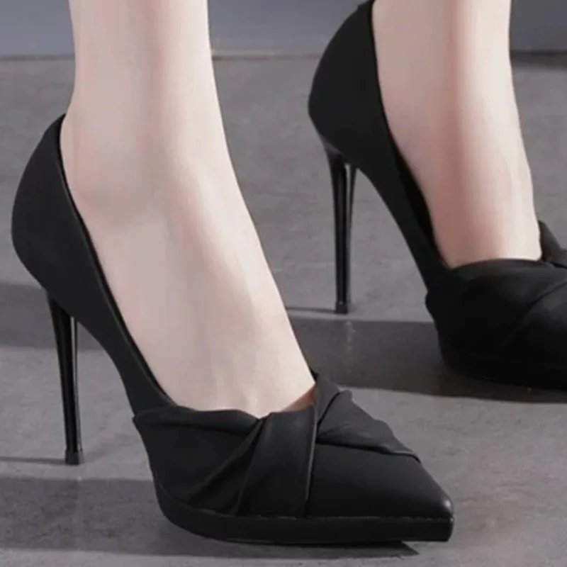 2025 Sandalias de tacón de aguja informales de diseñador para mujer, marca de lujo plisada a la moda Baotou, tacones altos para fiesta y banquete, talla 34-40