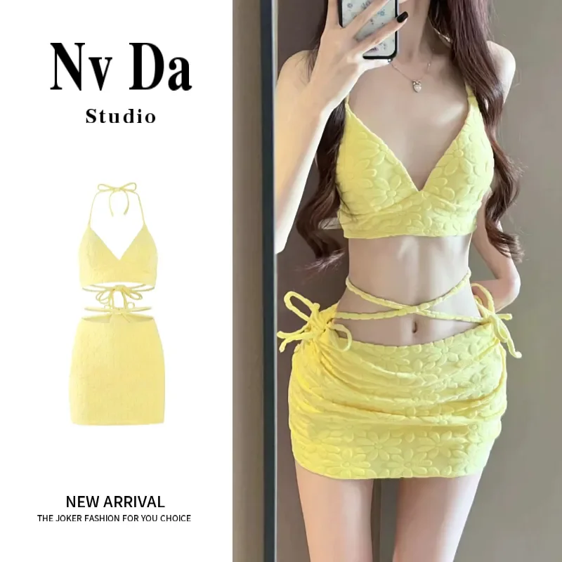 

Women's Yellow Floral Jacquard 2 Piece Bikini Set Halter Tie Side Swimwear