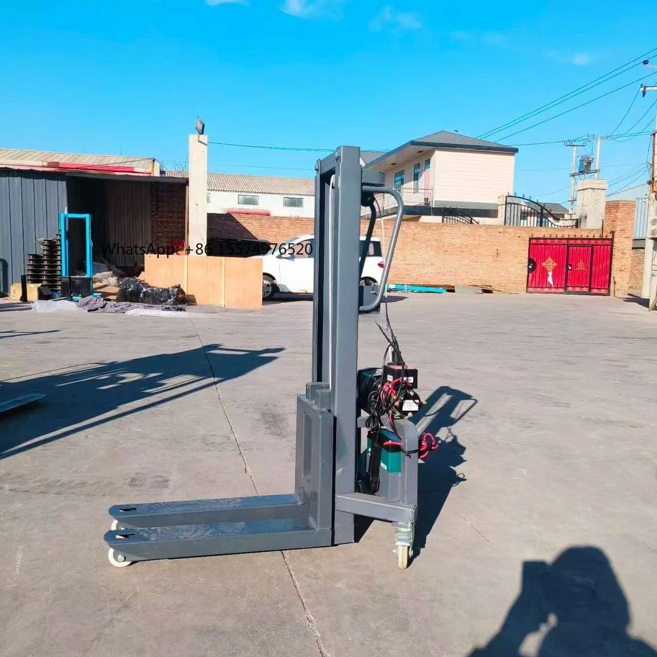 

2026 Hot SellingBattery-powered Cargo Forklift 160cm Lifting Height 300kg Load Capacity Ideal For Events & Performances