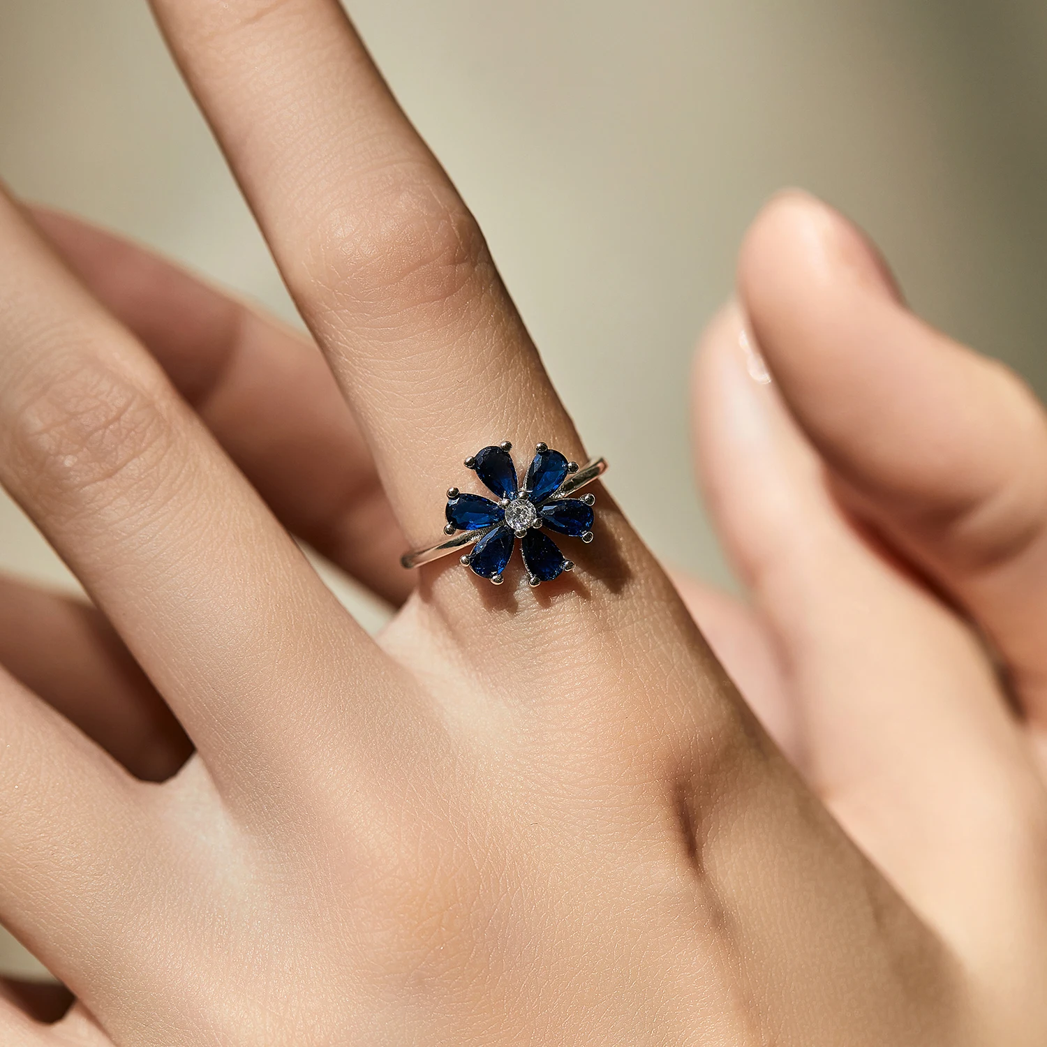 MODIAN 925 Sterling Silver Exquisite Flowers Finger Rings Royal Blue Water Drop Luxury Ring For Women Aniversary Fine Jewelry
