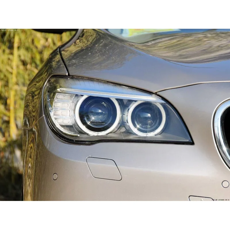 

Подходит для модификации фар BMW 7 серии F02 (2009-2015) под модель G12 с новыми светодиодными дневными ходовыми огнями и головным светом.
