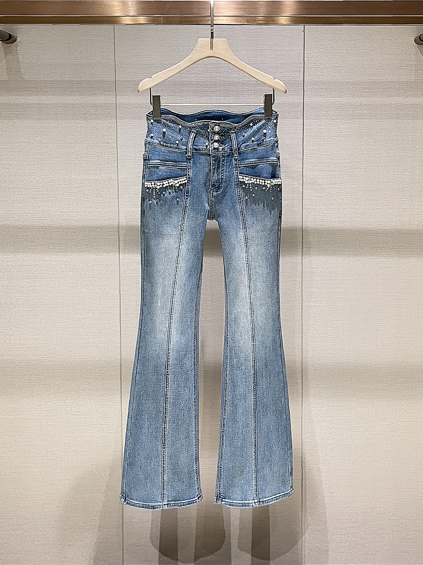 

Blue High Waist Bell Bottom Denim Jeans Women's Spring 2026 New Style Button Detail Rhinestone Embellished American Retro Style