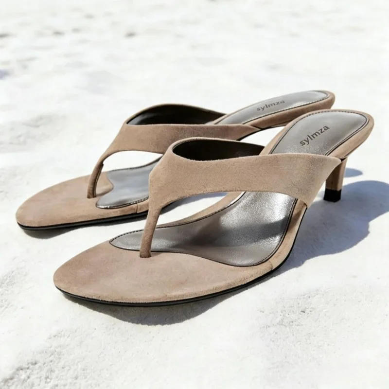 Sandales à talon chaton confortables en faux daim de haute qualité pour femmes, style sexy à bout rond et entre-doigts, parfaites pour la plage