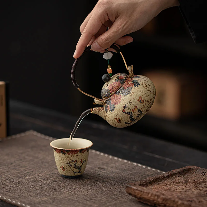 Blue and White Flint, Red Kitten, Fragrant Pear Shaped Handle Pot, Non Scalding Teapot, Chinese Ceramic Teapot